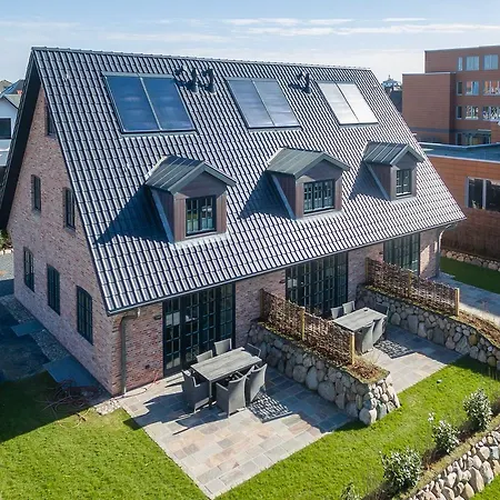 Stran Hus 2 度假居
